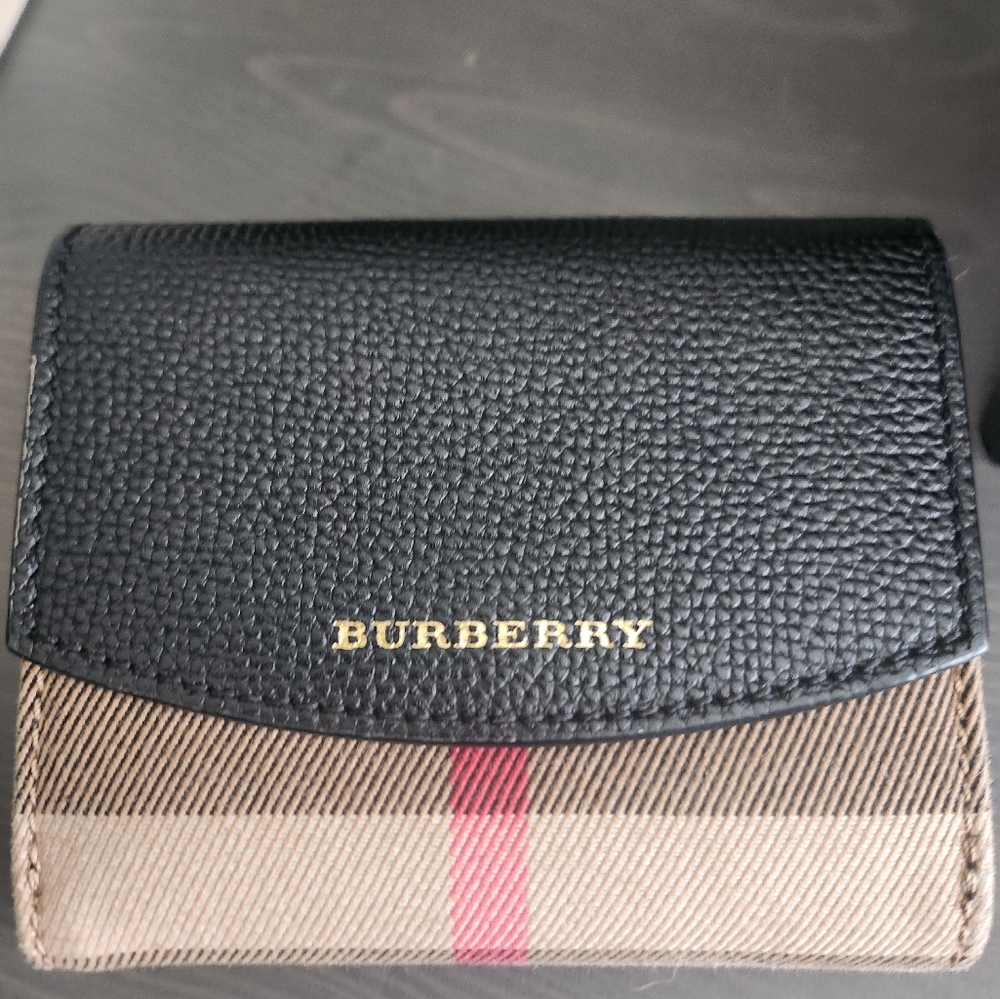 Burberry Black and Tan Wallet